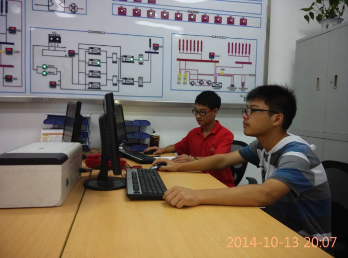 在广州新普电子就业的电子技术应用专业同学.jpg